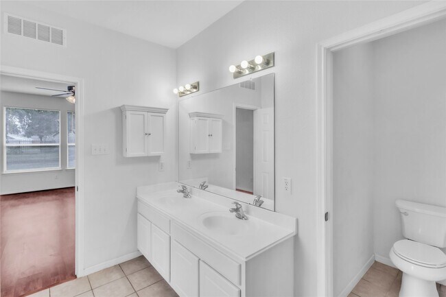 Building Photo - 18027 Oak Orchard Lane