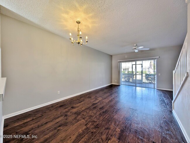 Building Photo - 12311 Kensington Lakes Dr