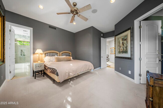 Building Photo - 8350 E Via Del Sol Dr