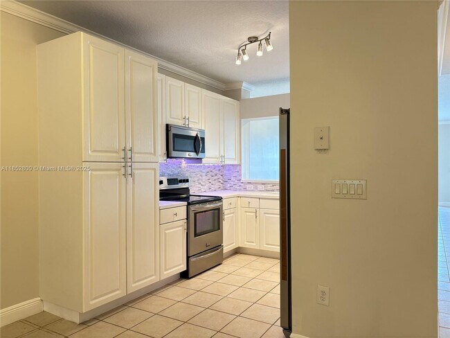 Building Photo - 10730 NW 66th St