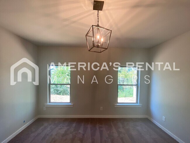Building Photo - 4 Bedroom, 2 Bathroom Home for Rent in Weaver AL... Available to View with 48 Hour Notice!!!