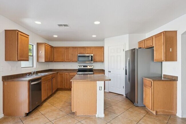 Building Photo - 3076 W Silver Creek Dr