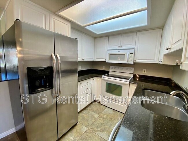 Building Photo - 490 E 700 S