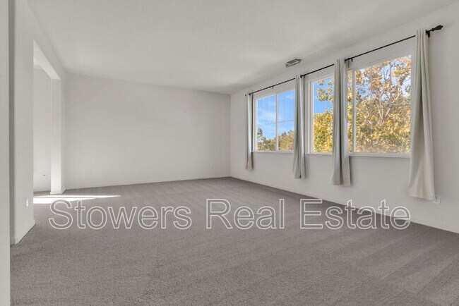Building Photo - 1162 Waverly Cir