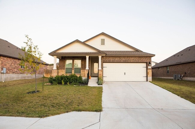 Primary Photo - 3/2 Gorgeous Brick Home