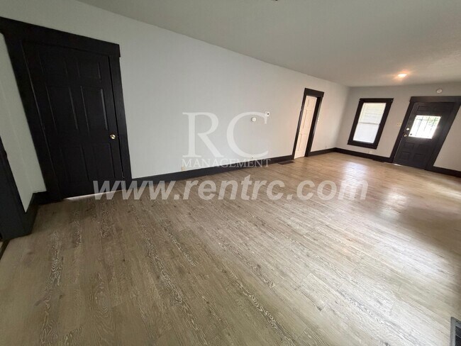 Building Photo - 11 Kentucky-