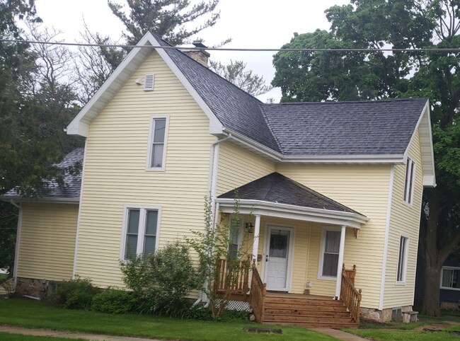 Front, Covered Porch & Mulberry Bush - 204 Edna St