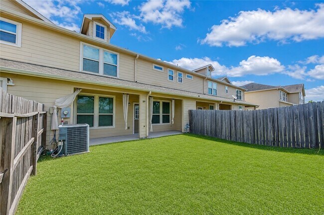 Building Photo - 17021 Wilthorne Gardens Ct
