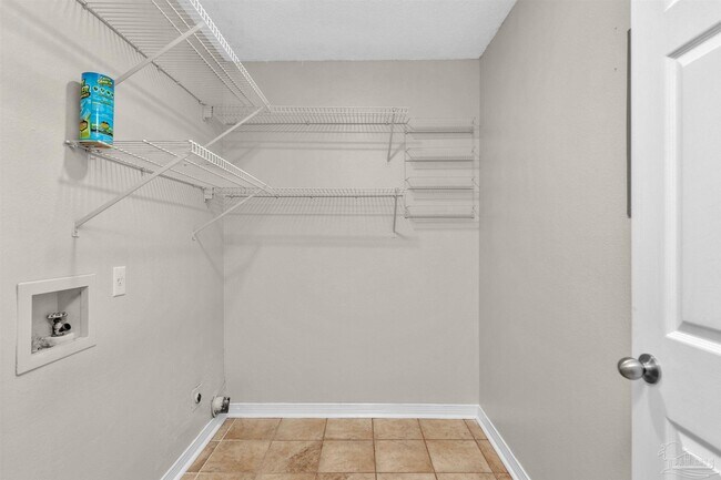 Building Photo - 9033 Bluebay Ln