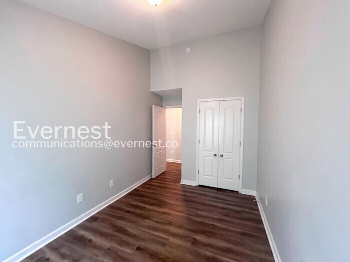Building Photo - 8648 Thomas Ln
