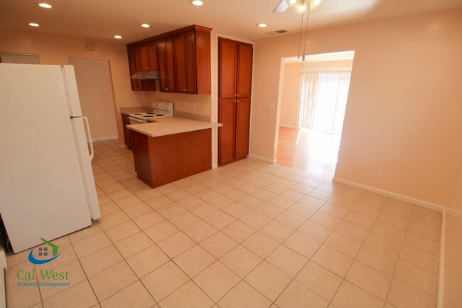 Building Photo - $4395 - Beautiful Sunnyvale 3 Bedroom Home...