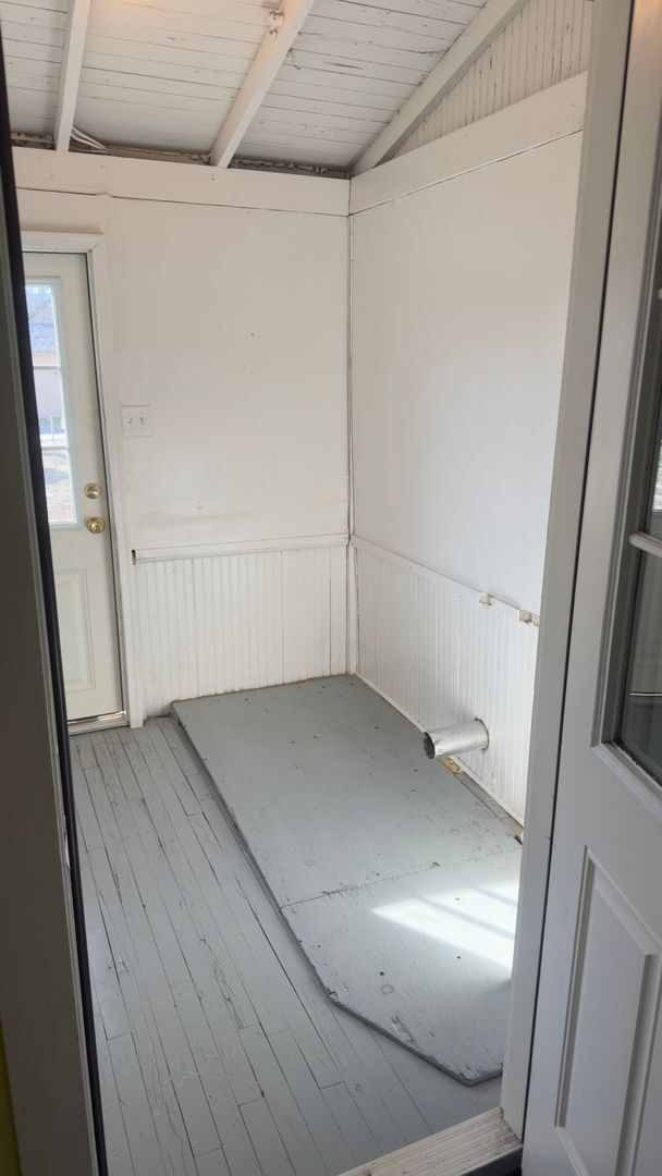 Building Photo - 2 Bed 1 Bath Home Near Lincoln Park