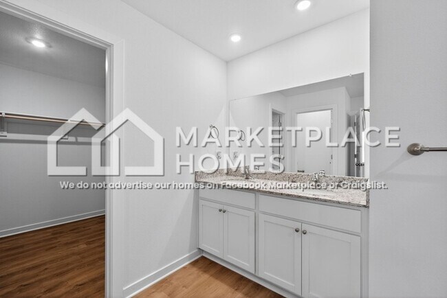 Building Photo - 3050 Rosalee Ln