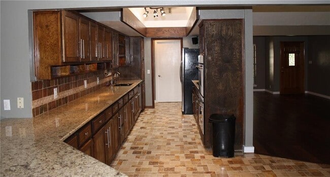 Building Photo - 309 Juniper Dr