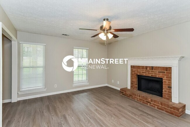 Building Photo - 4 Bedroom Pet-Friendly Home in Atlanta, GA with Main Street Renewal