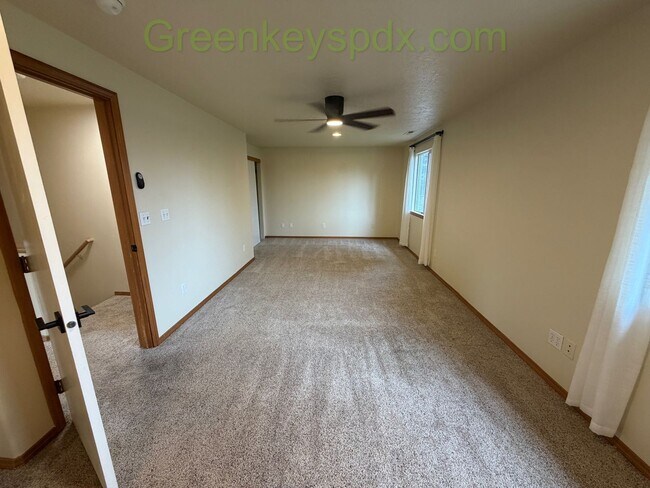 Building Photo - Charming 3-Bedroom/2.5-Bathroom House in the Cathedral Park Neighborhood of St. Johns - See Move-...