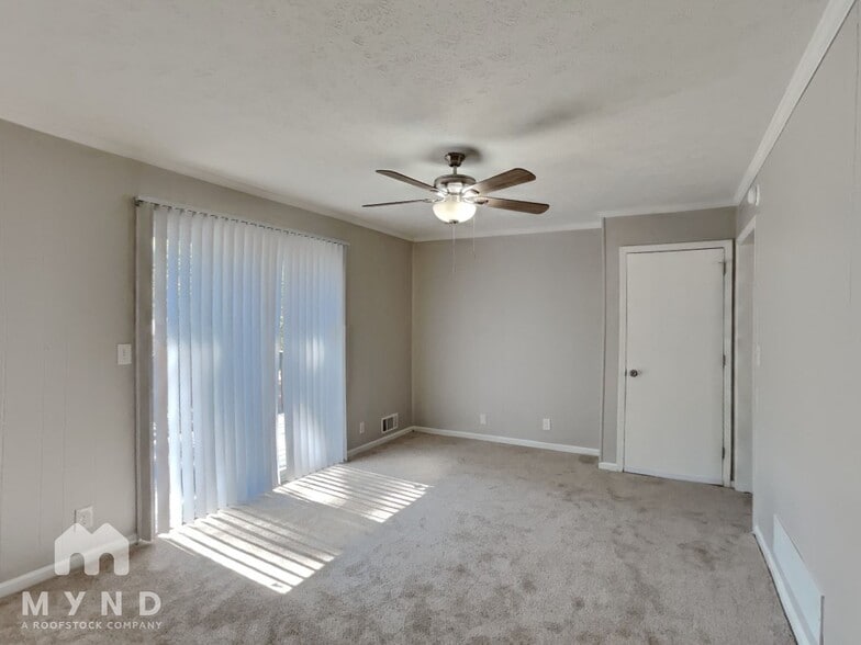 Building Photo - 2945 Botany Dr