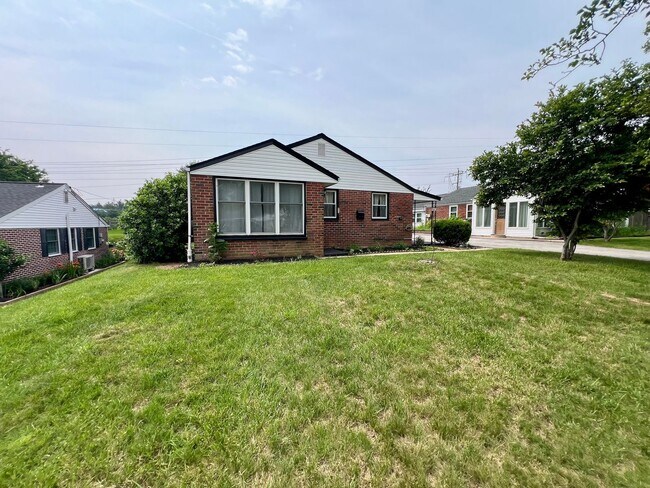 Primary Photo - Stunning Single Family Home in King of Pru...