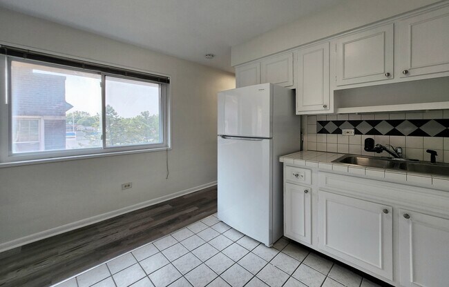 Building Photo - 426 Wesley Ave