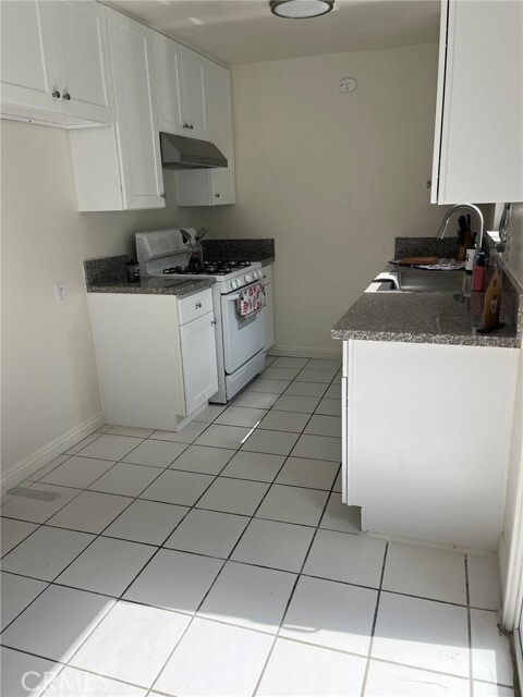 Building Photo - 245 S Pima Ave