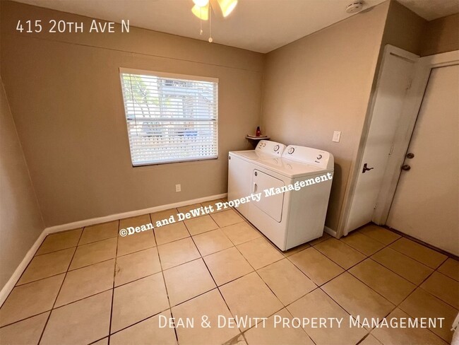 Building Photo - 415 20th Ave N