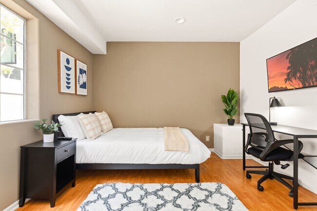 Building Photo - 10777 Ashton Ave