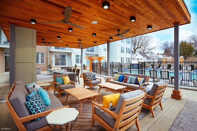 Building Photo - 812 Inverness Ave