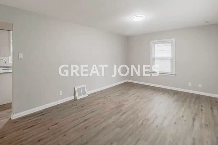 Building Photo - 2422 Wieck Dr