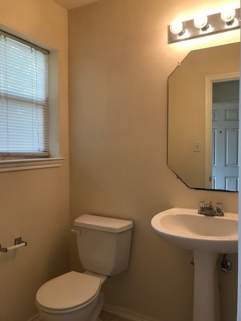 Building Photo - Bryan -2 Story / 3 bedroom /2.5 bath / 2 c...