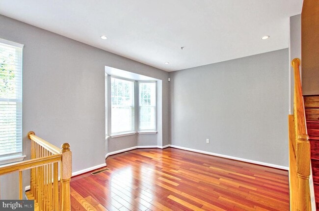 Building Photo - 9902 Woodview Dr