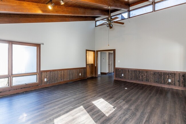 Building Photo - 624 Short Spoon Cir