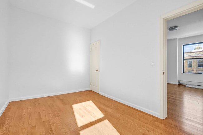 Building Photo - 71-32 Fresh Pond Rd