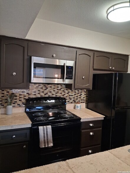 Building Photo - 2811 Woodbury Dr