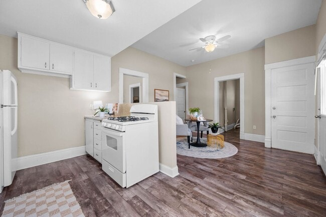 Building Photo - 2 or 3 bed/1 bath house in Indian Hills av...