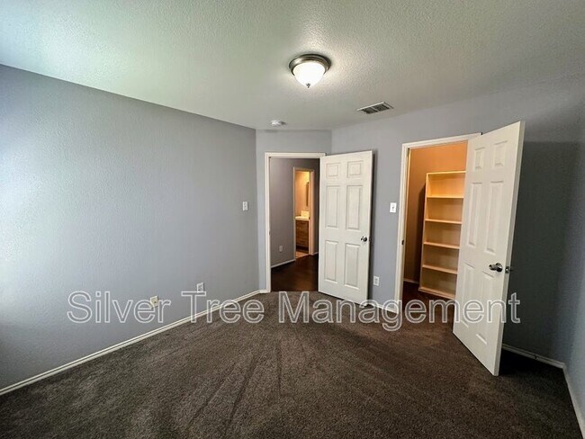 Building Photo - 10316 Lake Terrace