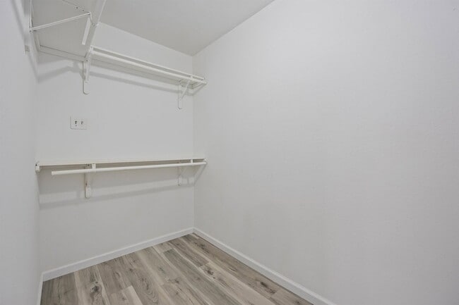 Building Photo - 1728 Connorvale Rd