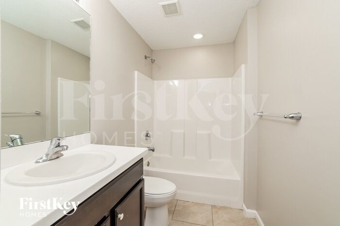 Building Photo - 3611 SW San Benito St