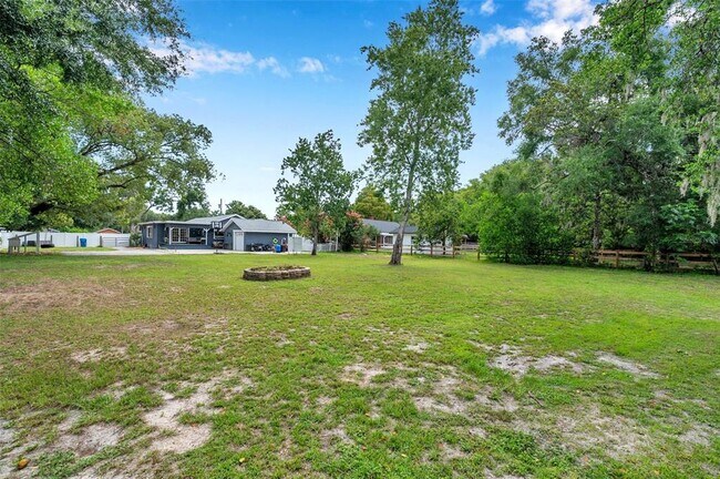 Building Photo - 16084 Stur St