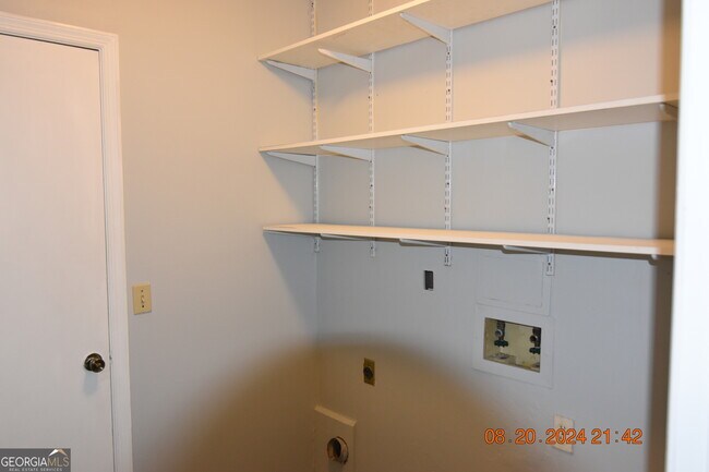 Building Photo - 145 Woodhaven Dr