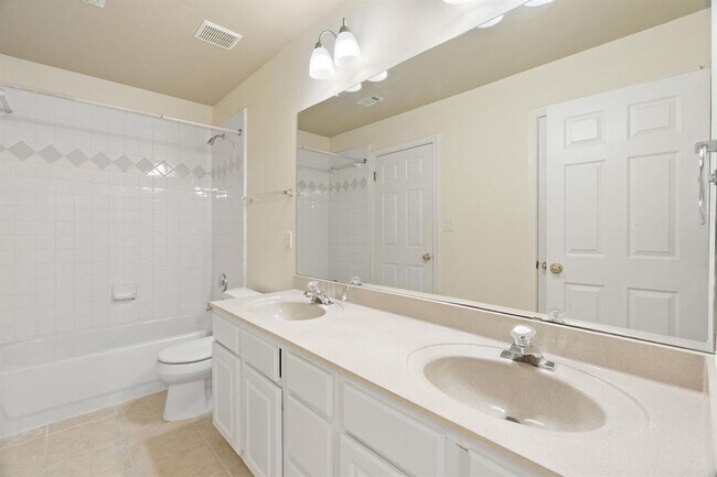 Building Photo - 15224 Calaveras Dr