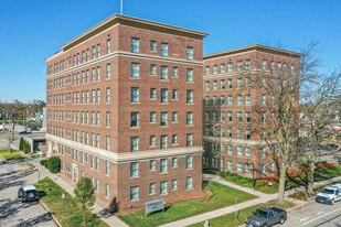 Building Photo - Commonwealth