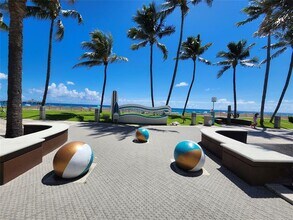 Building Photo - 475 SE 8th St