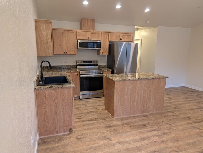 Building Photo - Brand New Single Level Home, Furnished or Unfurnished, Private Patio