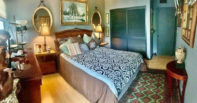 Building Photo - 877 NE 195th St