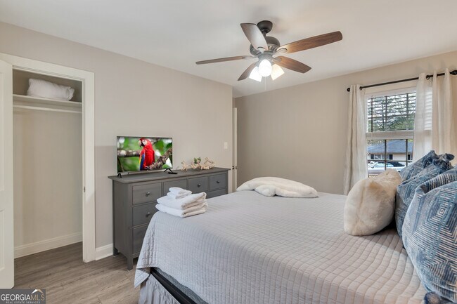 Building Photo - 94 Cochran Rd SE