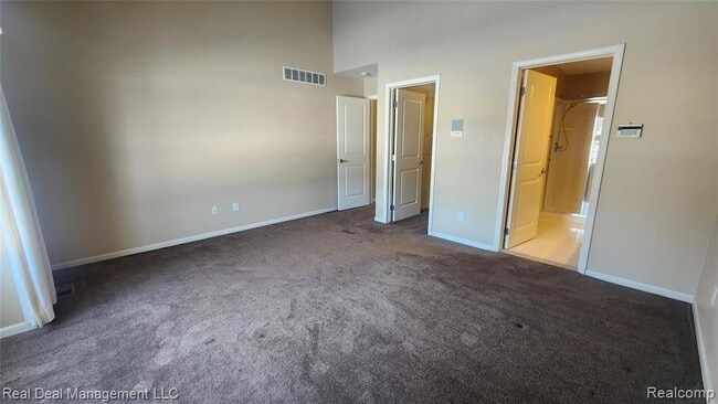 Building Photo - 6146 Lone Oak Cir