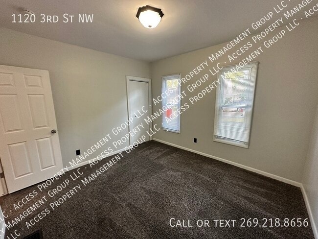 Building Photo - 1120 3rd St NW