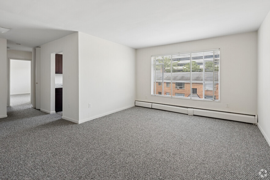 2BR, 1BA - 799SF - Dining / Living Room - Larchmont Village Apartment