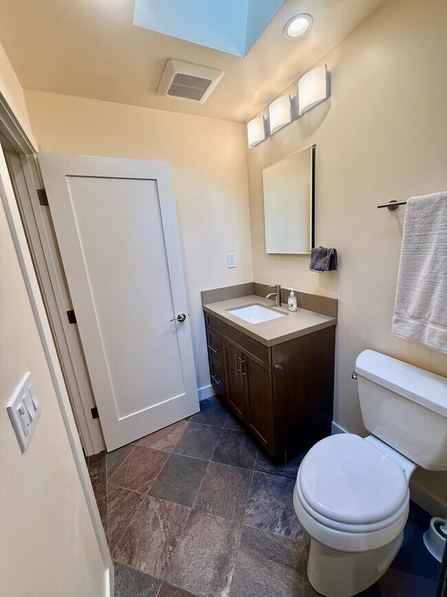 Building Photo - 13240 Loma Rica Dr