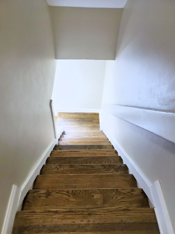 Building Photo - 90 E 8th Ave